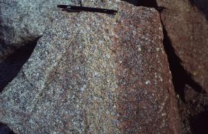 1976.05.12 Passage granite á porphyre rouge